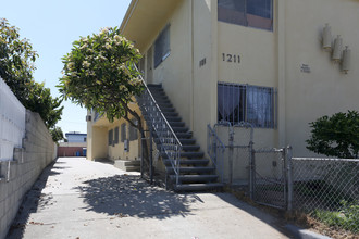 1211 S Harvard Blvd in Los Angeles, CA - Building Photo - Building Photo