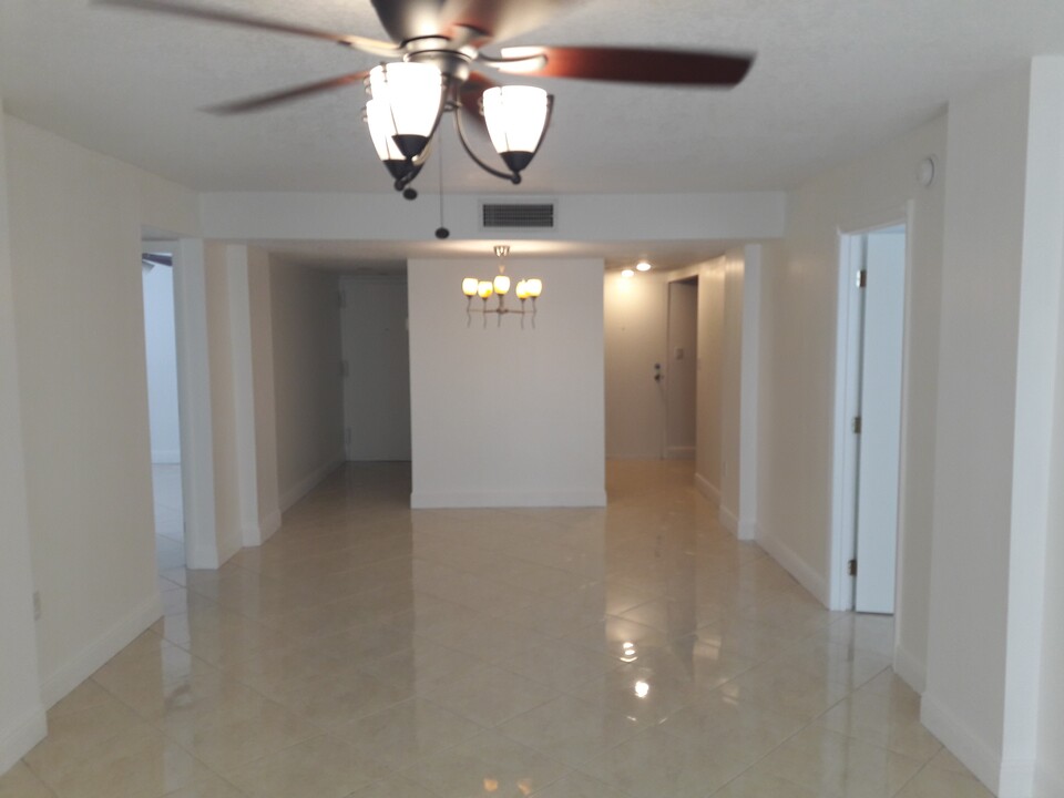 14250 SW 62nd St in Miami, FL - Building Photo