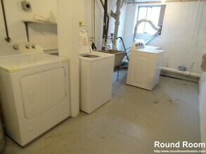 19 Kippy Dr, Unit 1 in Waban, MA - Building Photo - Building Photo