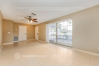 5209 Windlaff Ave, Unit 203 - TWO in Tampa, FL - Building Photo - Building Photo