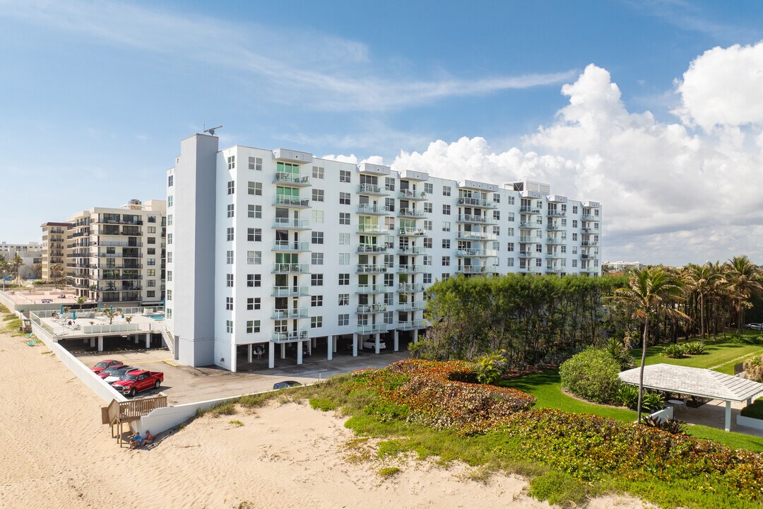 The Patrician in Palm Beach, FL - Building Photo