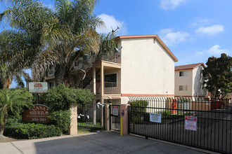 Casa Sierra in San Diego, CA - Building Photo - Building Photo