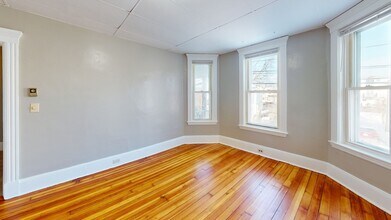 23 Endicott Ave in Revere, MA - Foto de edificio - Building Photo