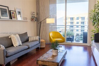 2775 NE 187th St, Unit 629 in Miami, FL - Foto de edificio - Building Photo