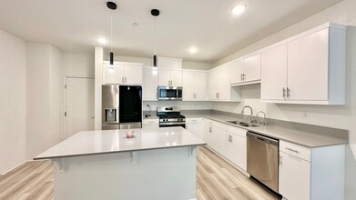 344 Sweet Pl in Fallbrook, CA - Building Photo - Building Photo