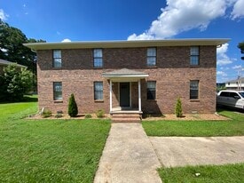 282 Tinker Hill Cv, Unit D in Jackson, TN - Building Photo