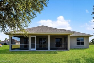 3208 NW 5th Ave in Cape Coral, FL - Building Photo - Building Photo