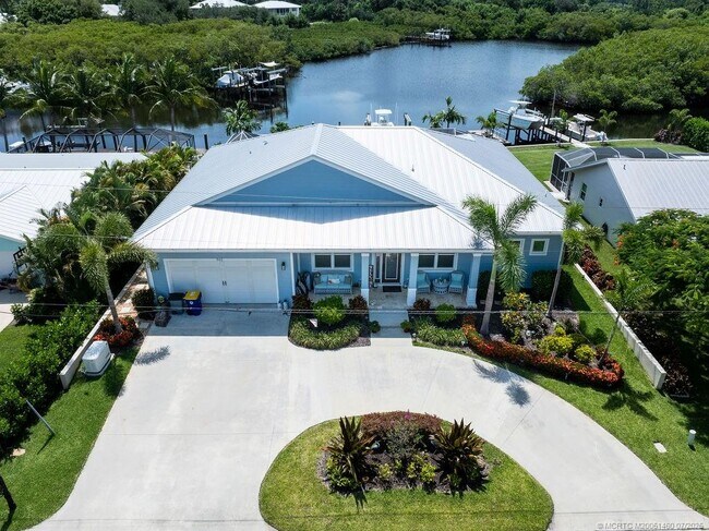 property at 562 SW Pine Tree Ln