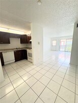11352 Royal Palm Blvd in Coral Springs, FL - Building Photo