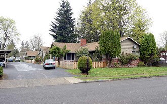 16115 SE Main St in Portland, OR - Building Photo