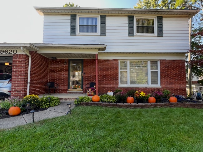 19620 Silver-Spring St in Southfield, MI - Foto de edificio - Building Photo