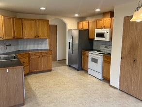 1100 Maddox Creek Ln in Mount Vernon, WA - Building Photo - Building Photo