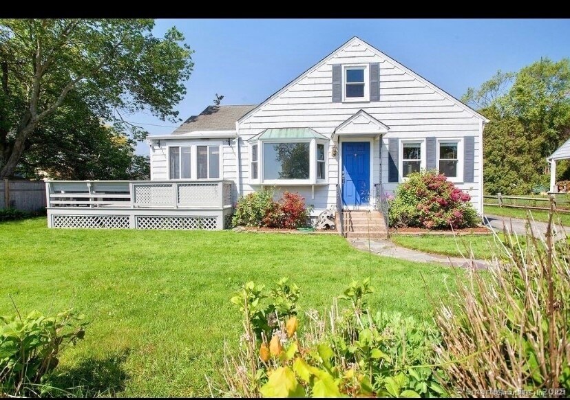60 Bassett Ln in Madison, CT - Foto de edificio
