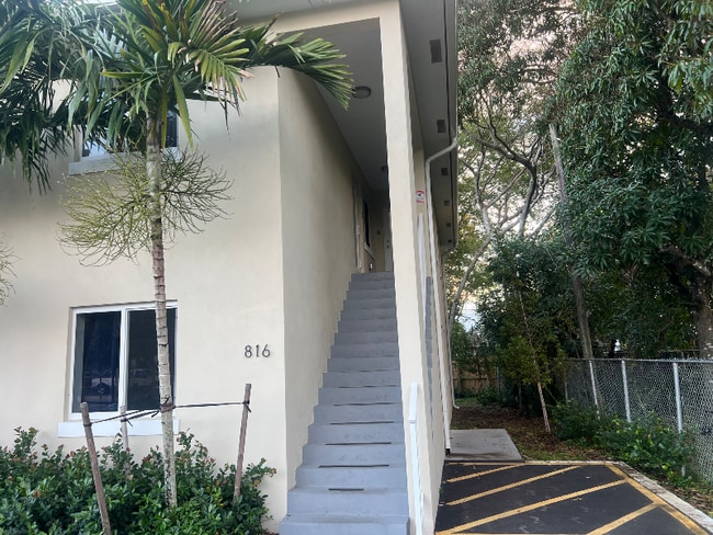 816 NW 3rd St in Fort Lauderdale, FL - Building Photo - Building Photo