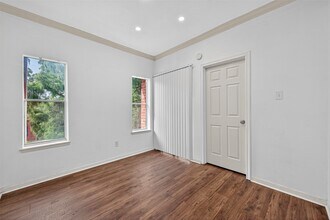 4041 Drake St in Houston, TX - Building Photo - Building Photo