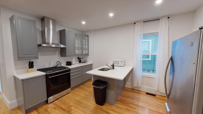 18 Sudan St, Unit 1T