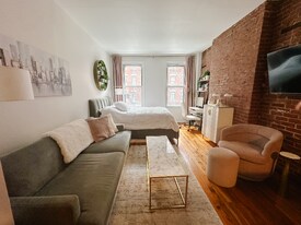 331 E 92nd St in New York, NY - Building Photo