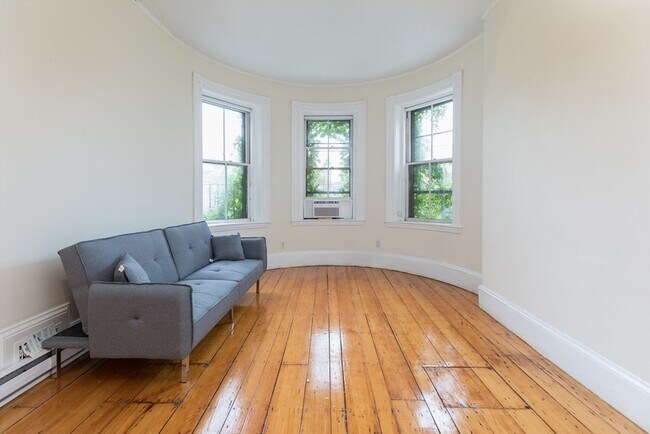 12 Cumberland St, Unit #1