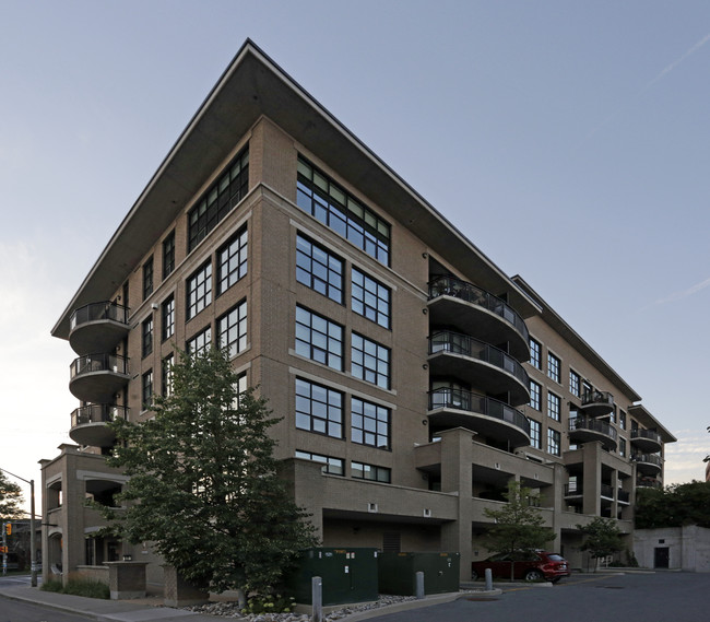 The Glasgow in Ottawa, ON - Building Photo - Primary Photo