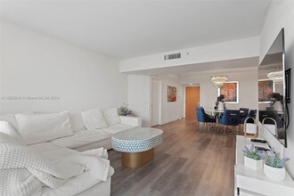 21205 Yacht Club Dr, Unit #810 in Aventura, FL - Foto de edificio - Building Photo