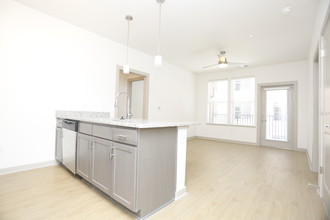 The Edge Apartments in Richmond, VA - Building Photo - Interior Photo