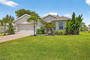 3019 NW 17th Pl in Cape Coral, FL - Building Photo