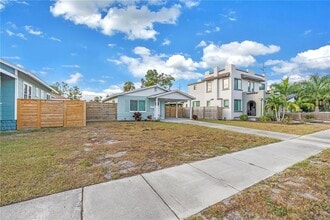 5026 3rd Ave S in St. Petersburg, FL - Building Photo - Building Photo