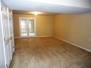 114 Dunlap Dr in Charles Town, WV - Building Photo - Building Photo