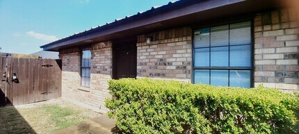1301 W Carmen Ave, Unit APT #3 in Edinburg, TX - Foto de edificio - Building Photo