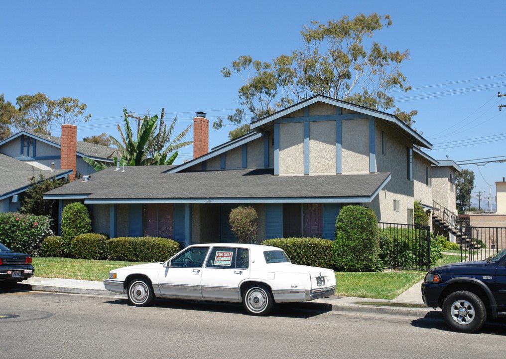 1411 Devonshire Dr in Oxnard, CA - Building Photo