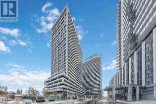 8960 Jane St in Vaughan, ON - Building Photo