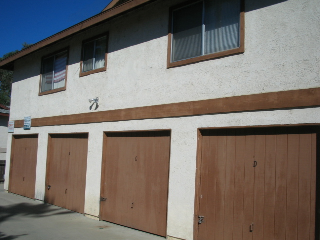 Murrieta Hot Springs 4-Plex in Murrieta, CA - Foto de edificio - Building Photo