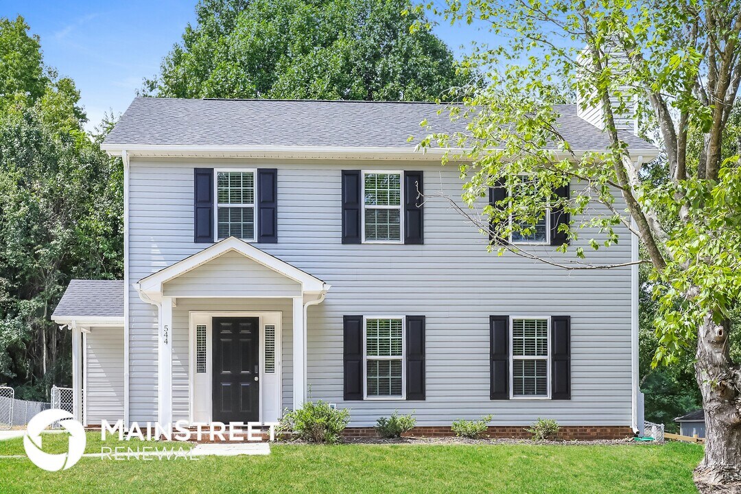 544 Covington Ridge Rd in Winston-Salem, NC - Building Photo