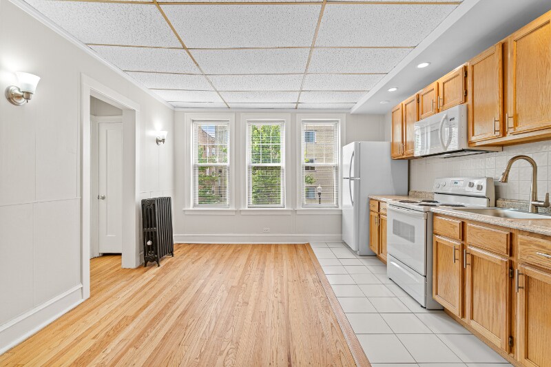 1440 W Howard St in Chicago, IL - Building Photo