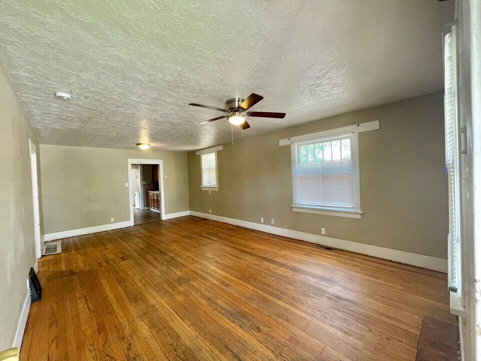 718 17th St in Greeley, CO - Building Photo