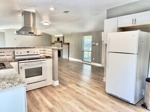 1716 W Mayfield Rd in Arlington, TX - Building Photo - Building Photo