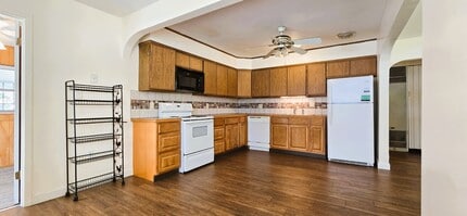 8 W Hillcrest Ave in Lake Wales, FL - Building Photo - Building Photo
