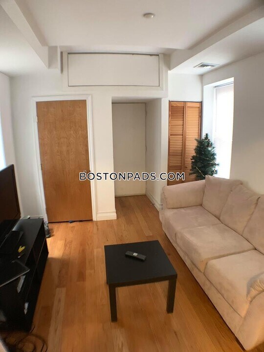 64 Louis Prang St in Boston, MA - Building Photo
