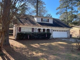 2031 Crabapple Dr in Shreveport, LA - Building Photo