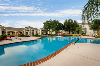 Bahia Cove Apartments in Dickinson, TX - Foto de edificio - Building Photo