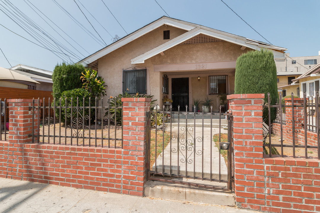 1321-1325 N Normandie Ave in Los Angeles, CA - Building Photo