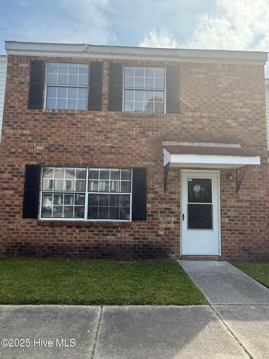 206 Myrtlewood Cir in Jacksonville, NC - Building Photo