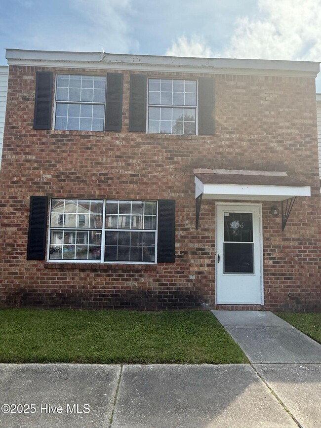 property at 206 Myrtlewood Cir