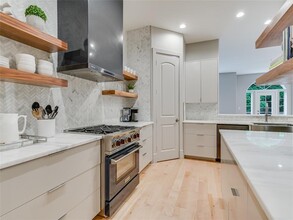 1529 Barton Springs Rd in Austin, TX - Building Photo - Building Photo