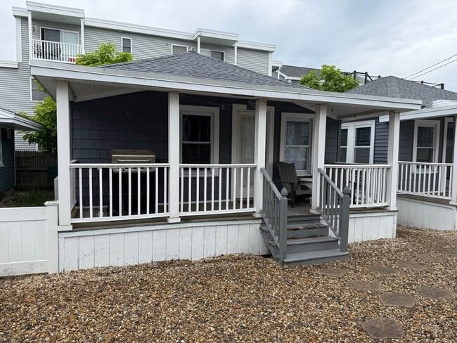 property at 7 Dover Ave