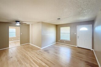 822 Bandera Ln in Garland, TX - Building Photo - Building Photo