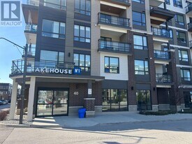 40 Esplanade Ln in Grimsby, ON - Building Photo