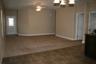 1827 Dillon Wood Dr in Portales, NM - Building Photo - Building Photo