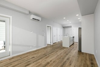 2165 Benvoulin Ct in Kelowna, BC - Building Photo - Building Photo