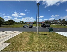 20749 SW 80th Pl in Cutler Bay, FL - Building Photo - Building Photo